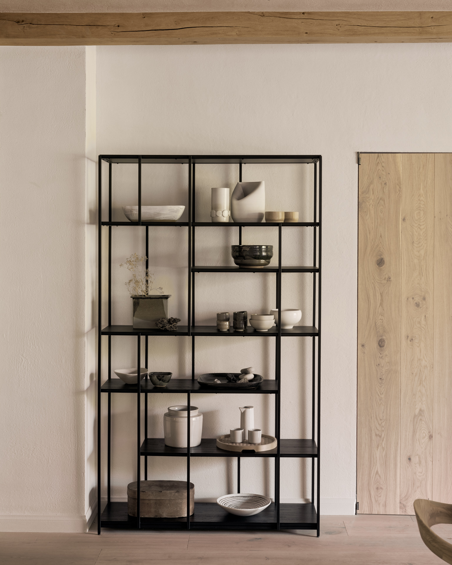 Vakkenkast Studio rek - teak zwart - 120x40x205