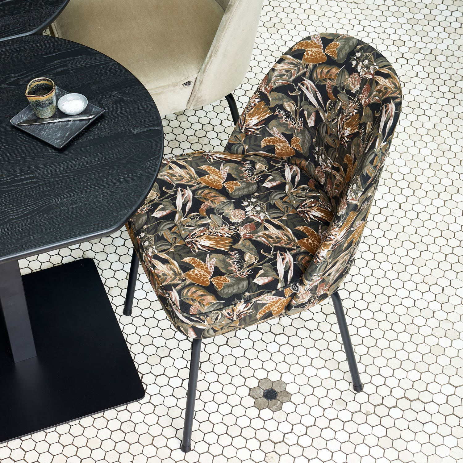 Vogue eetkamerstoel structure velvet brass