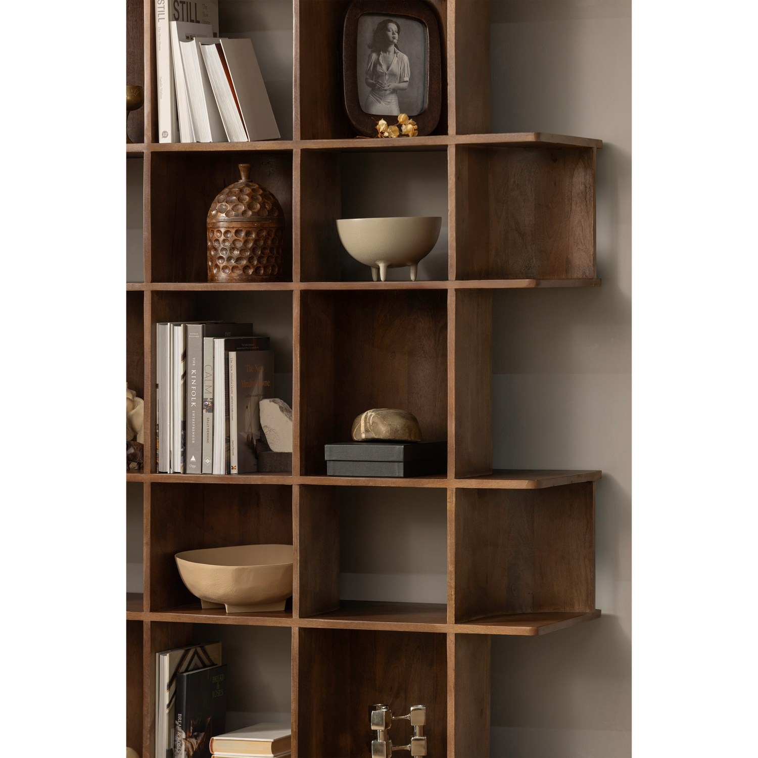 Sinne boekenkast mangohout walnoot 180x130cm