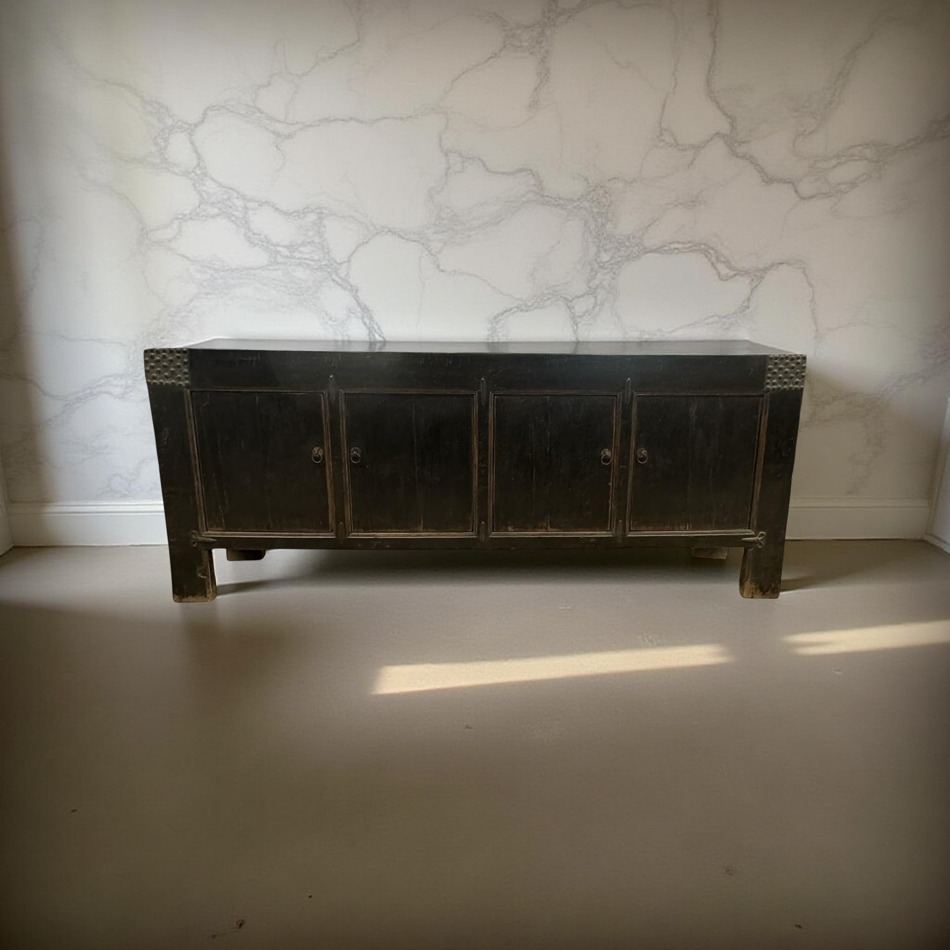 Dressoir zwart 4 deur noppen beslag