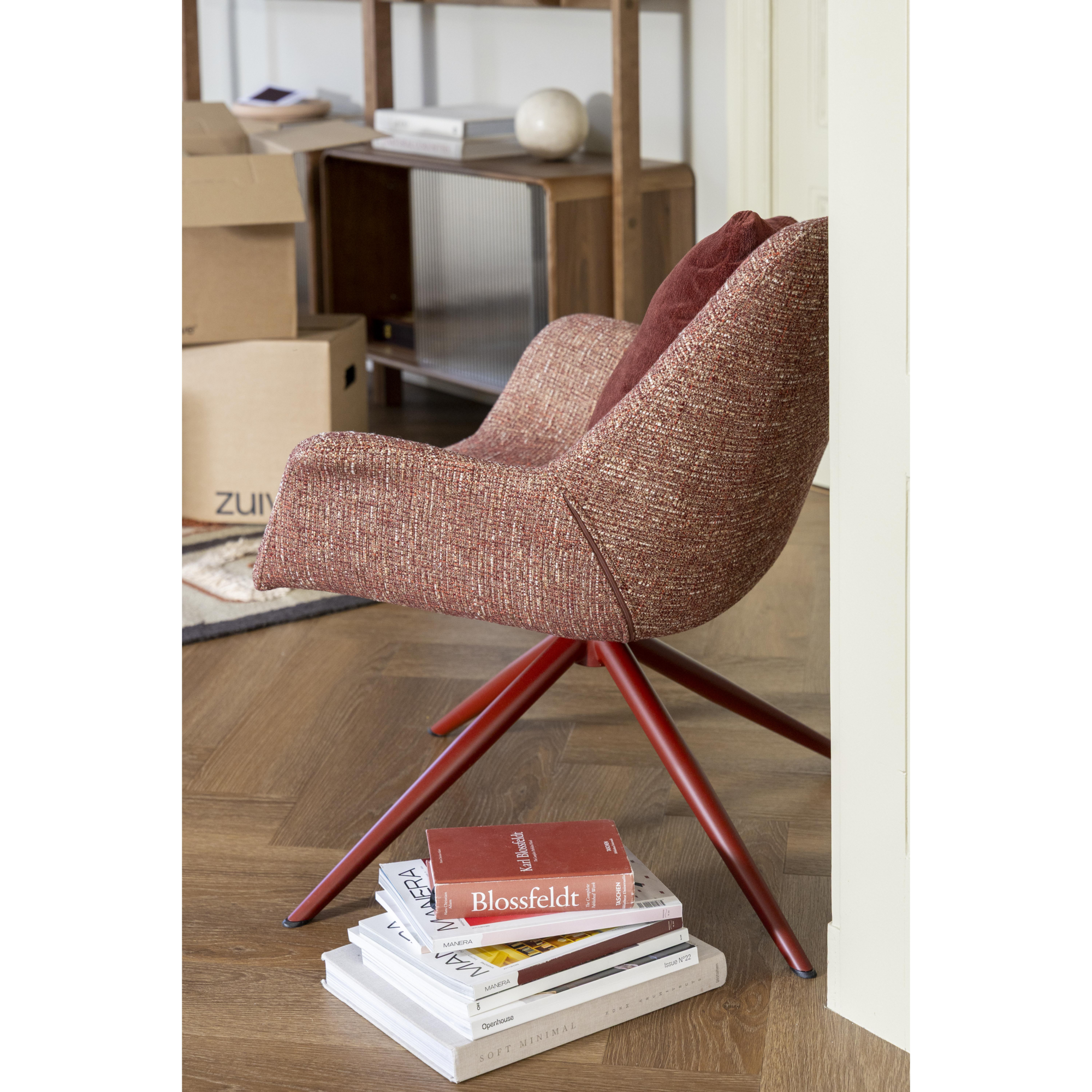 DOULTON LOUNGE CHAIR