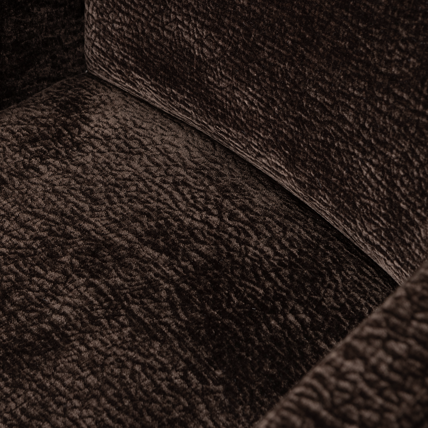 Mount eetkamerstoel met armleuning 3d chenille middenbruin