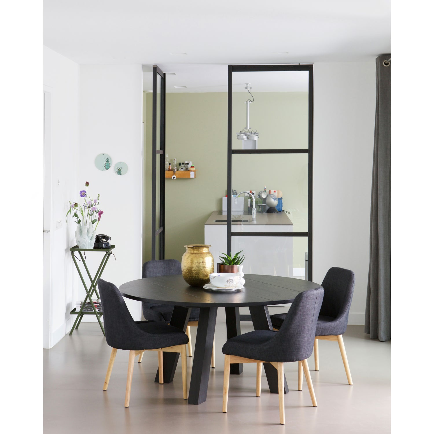 Rhonda xl eettafel o150 cm eiken blacknight [fsc]