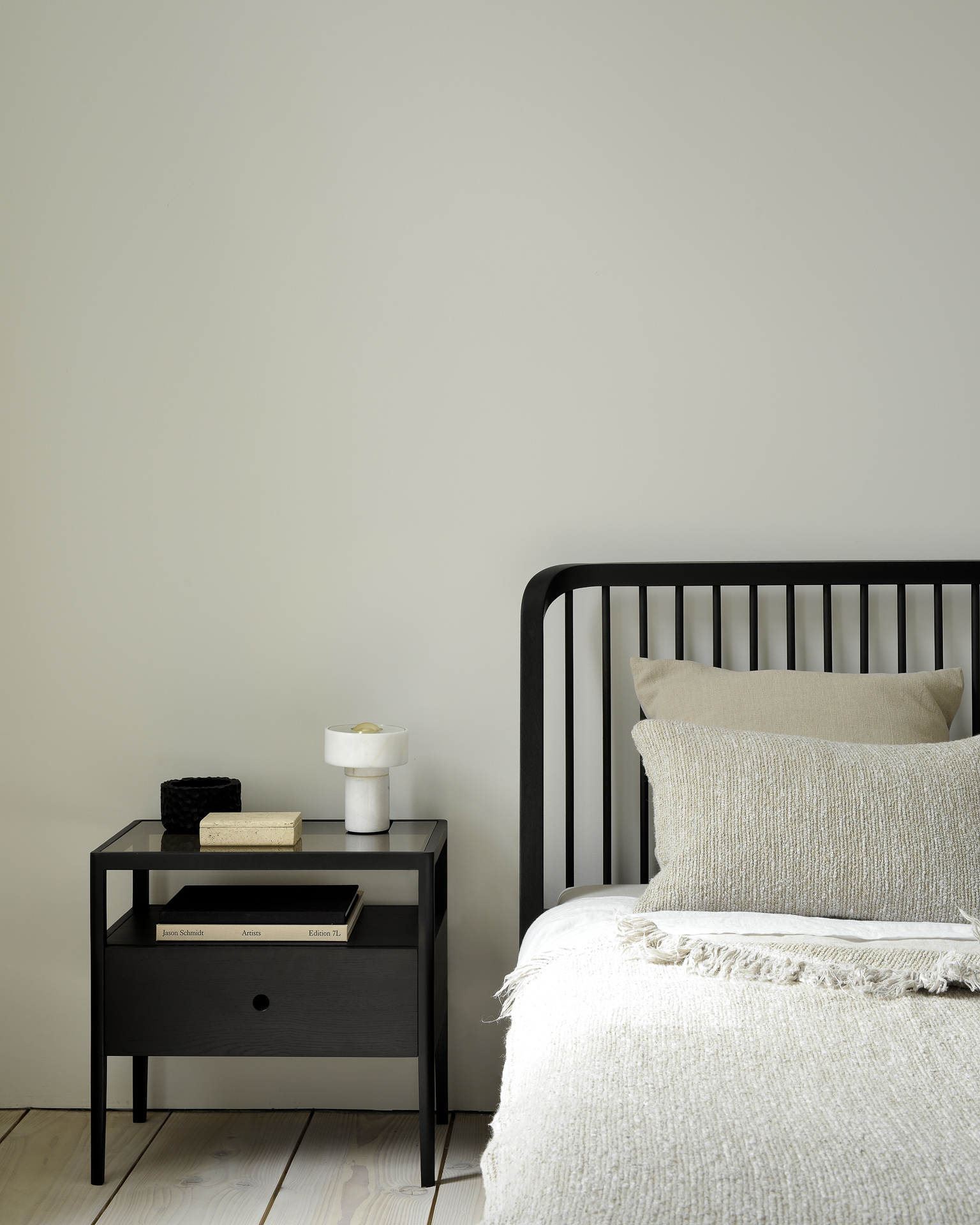Ethnicraft bed Spindle black 160x200 cm