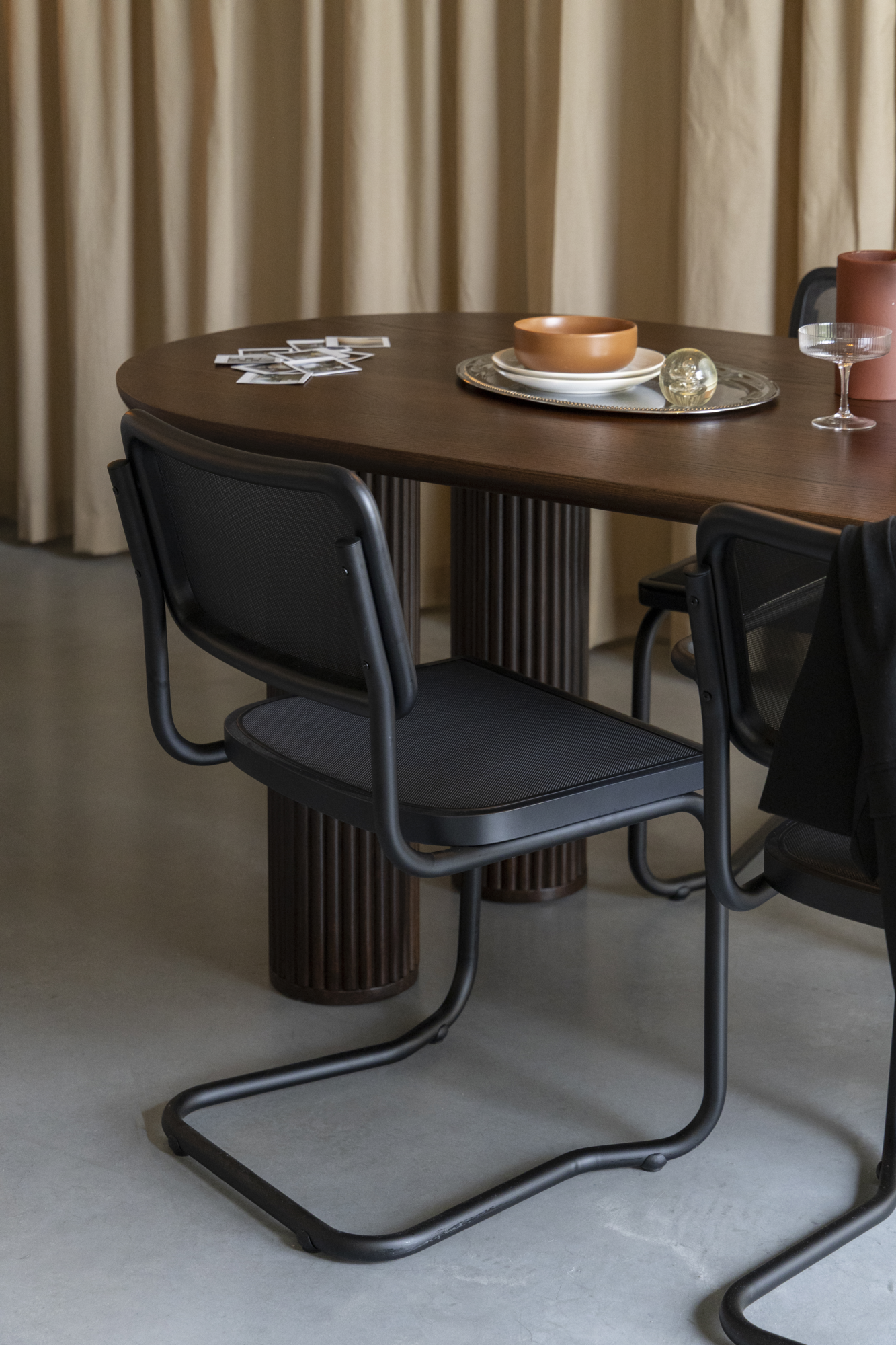 Chair carree black