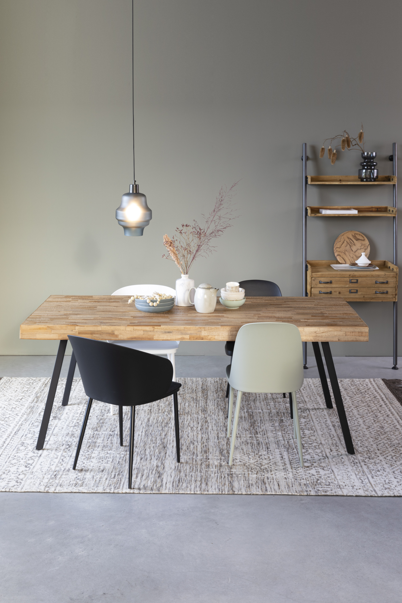 Housecraft living Suri Tafel