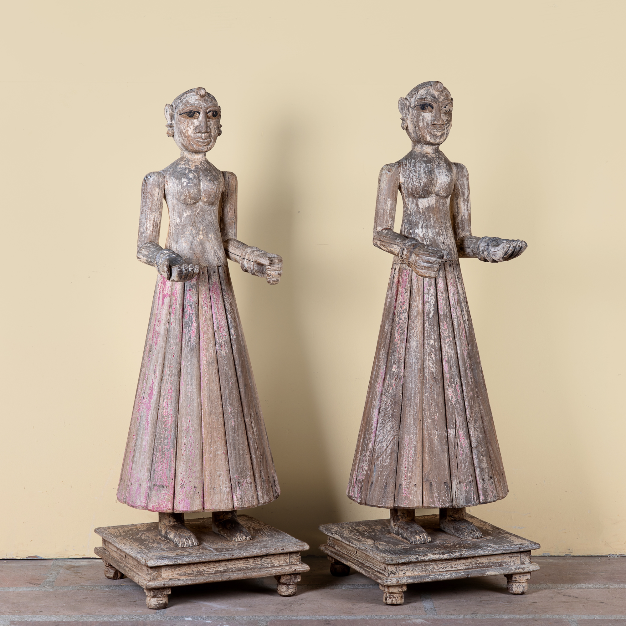 Temple Guardians - Handgesneden Tempelwachters 
