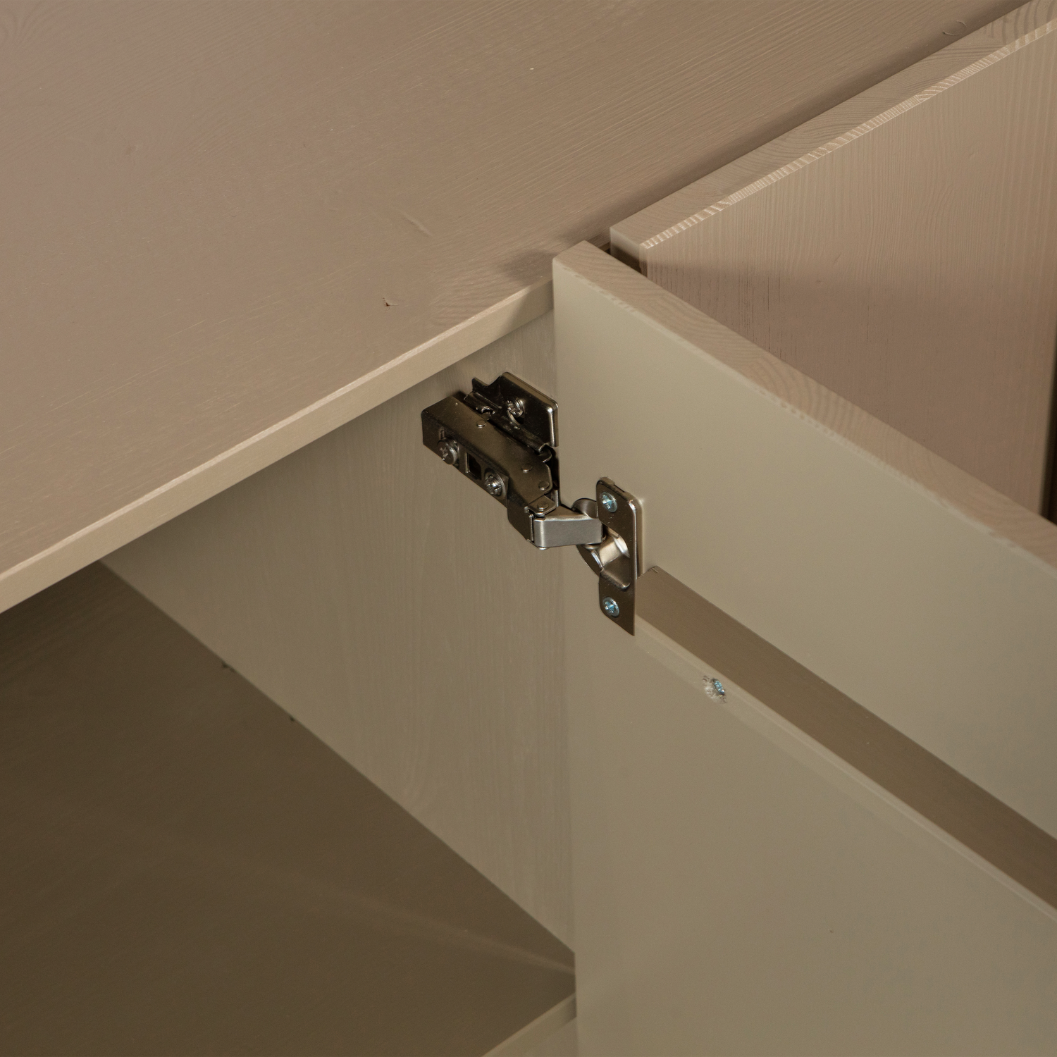 Basu dressoir grenen mud [fsc]