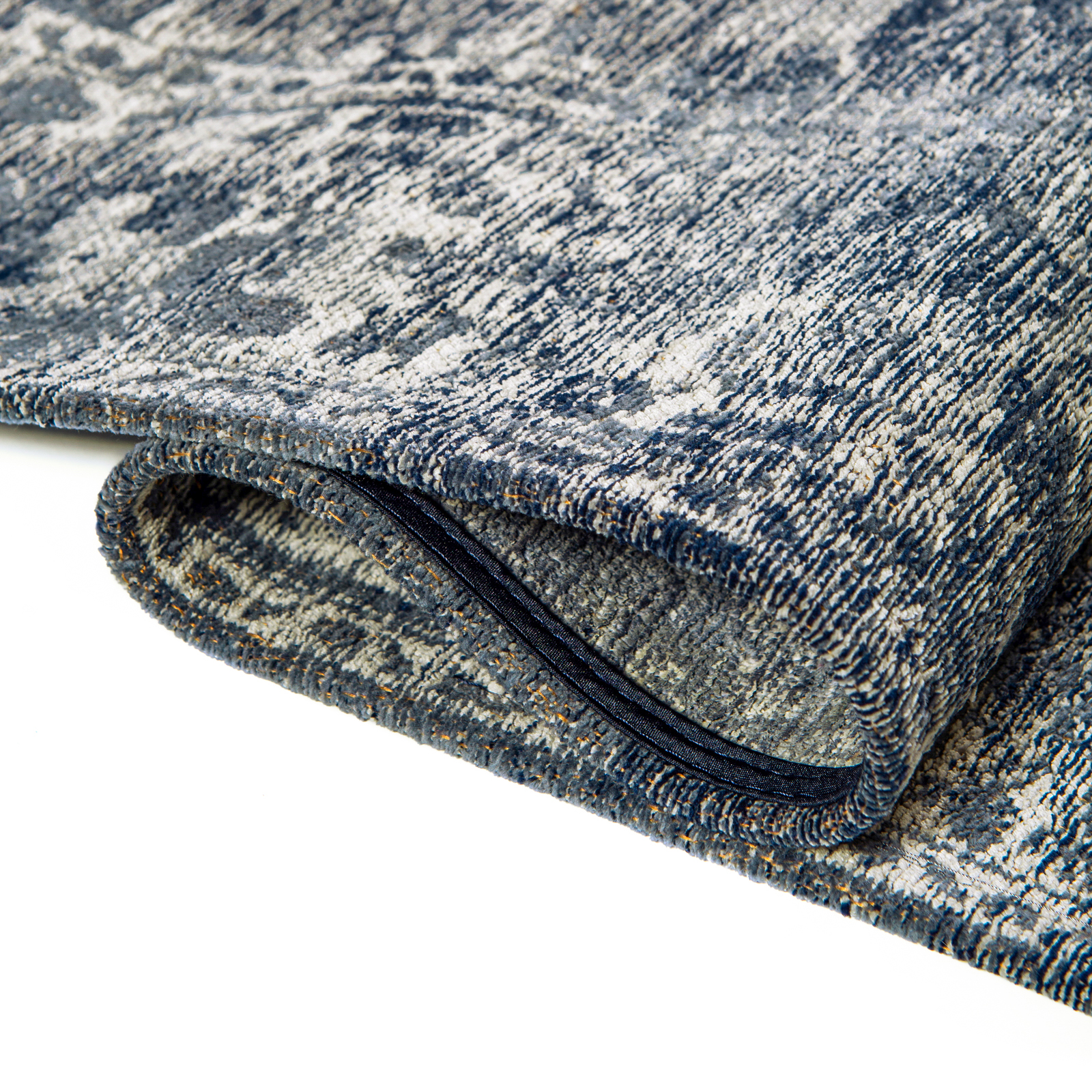 Vloerkleed Heris blauw met sierlijke motieven in het midden, vervaagde kleuren en texturen, antieke look