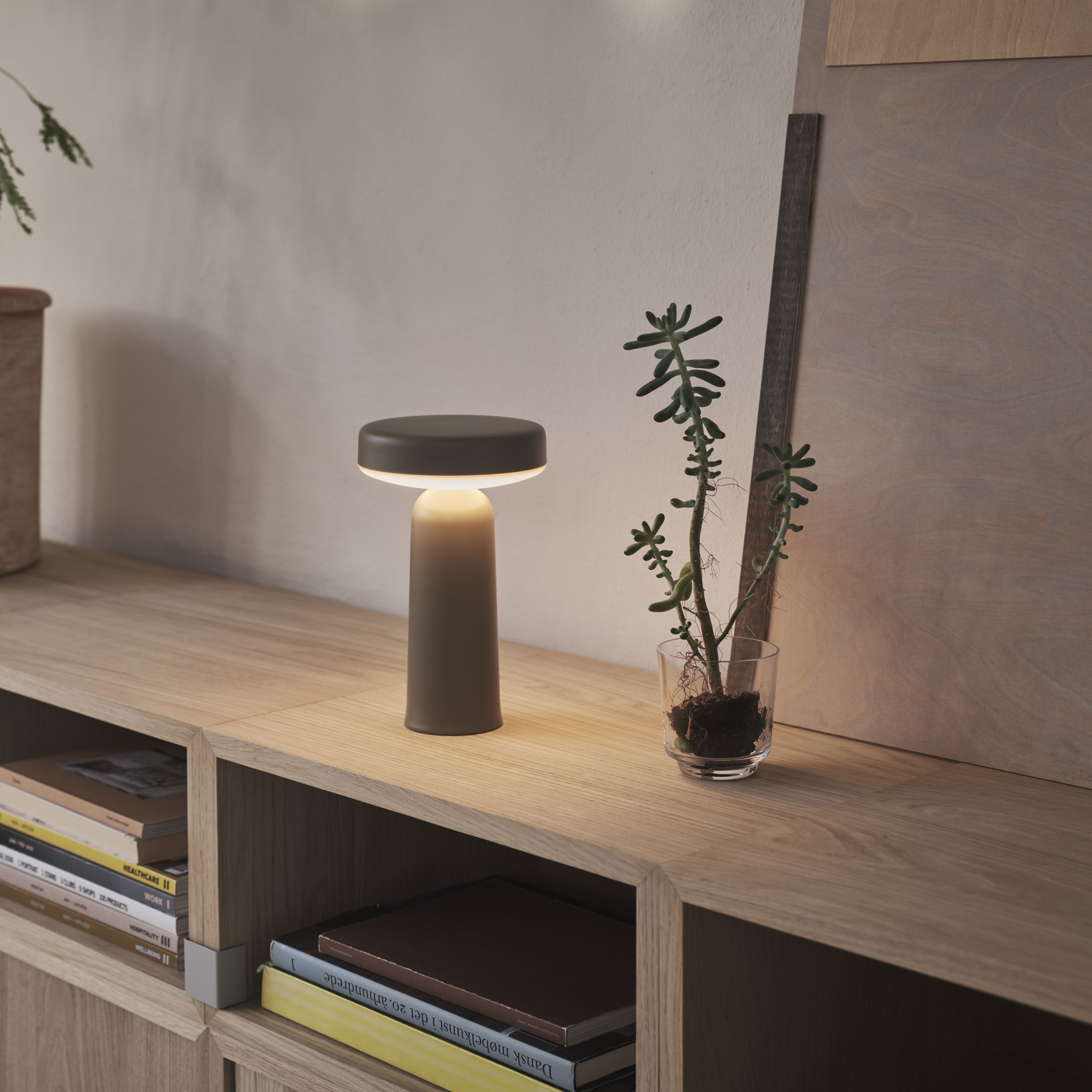 Muuto Tafellamp Ease portable
