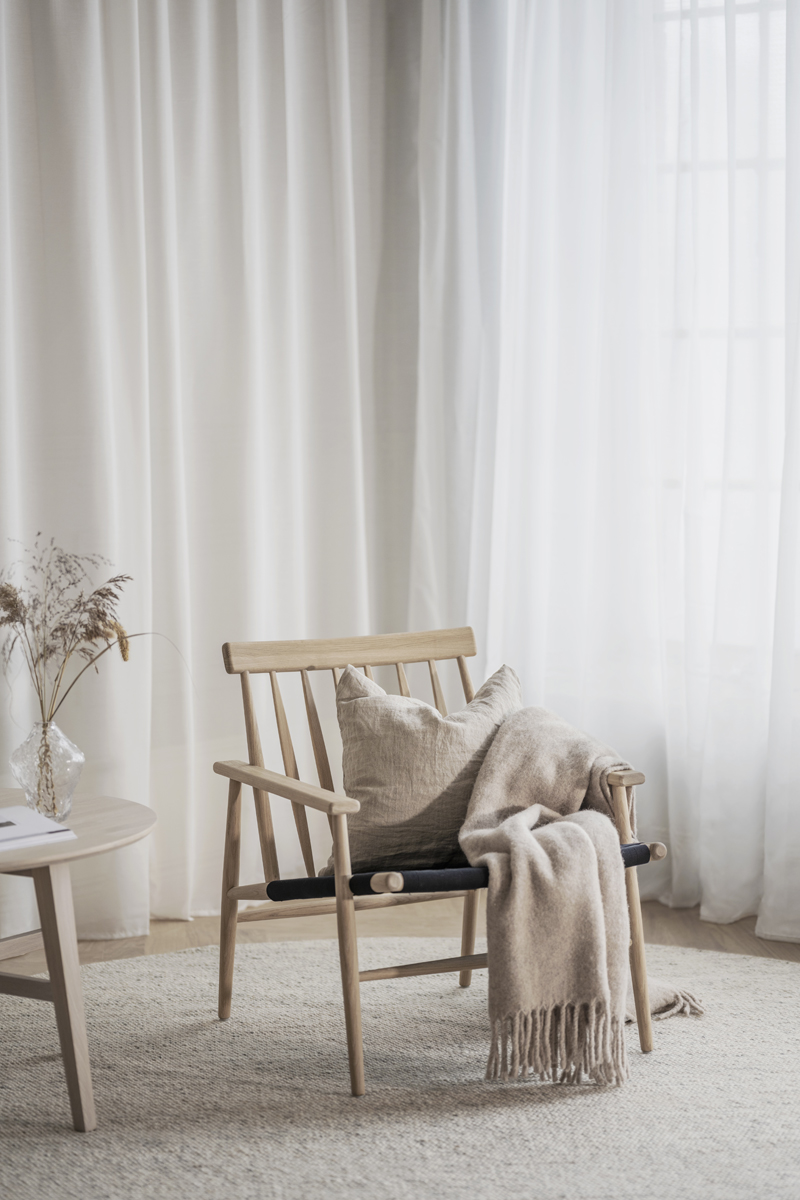 Fauteuil Canwood houten whitewash - zwarte zitting