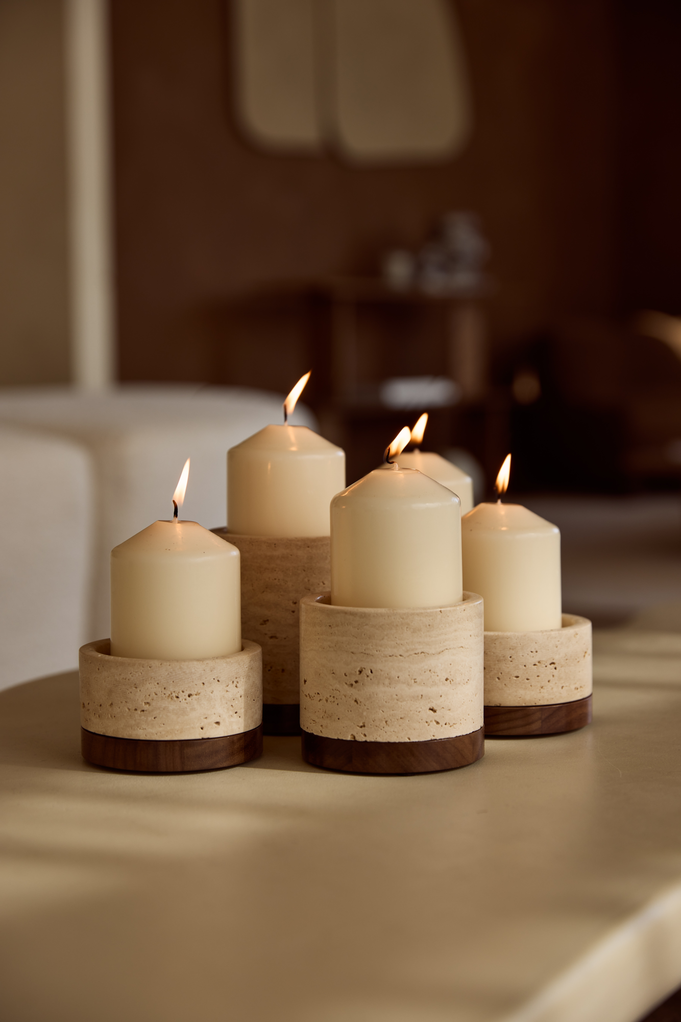 Travertine kaarshouder incl. hout plateau