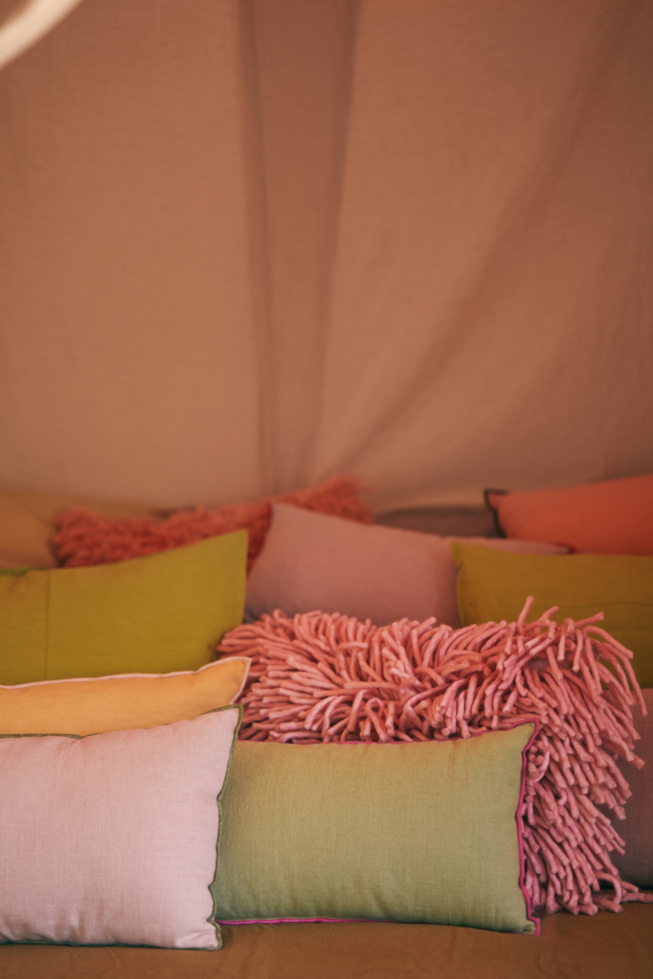 Rugged cushion pink