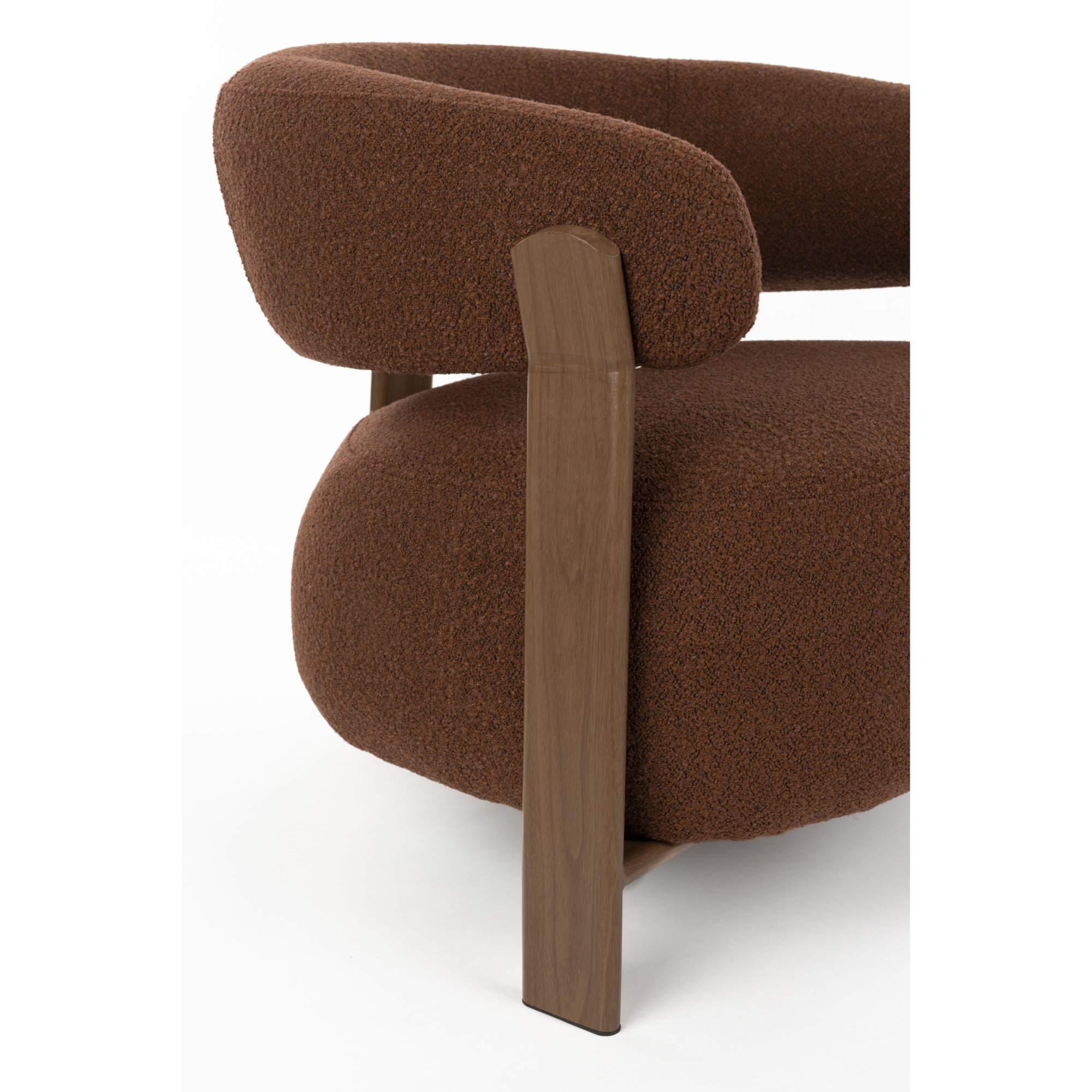 ROBYN LOUNGE CHAIR