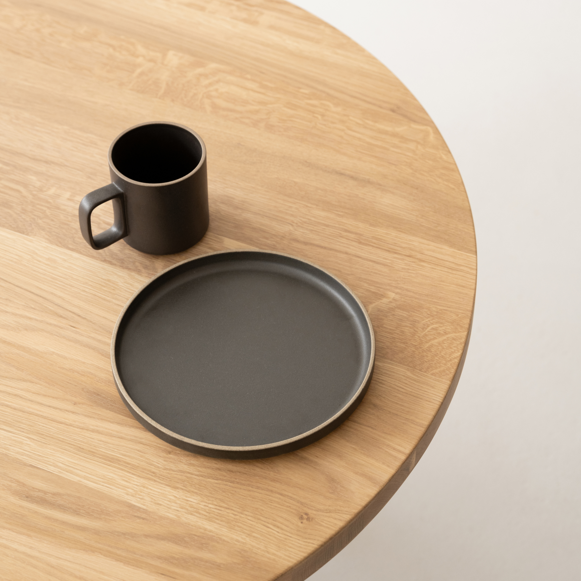 Studio HENK tafel Butterfly Plat ovaal, zwart frame - Smart Collectie