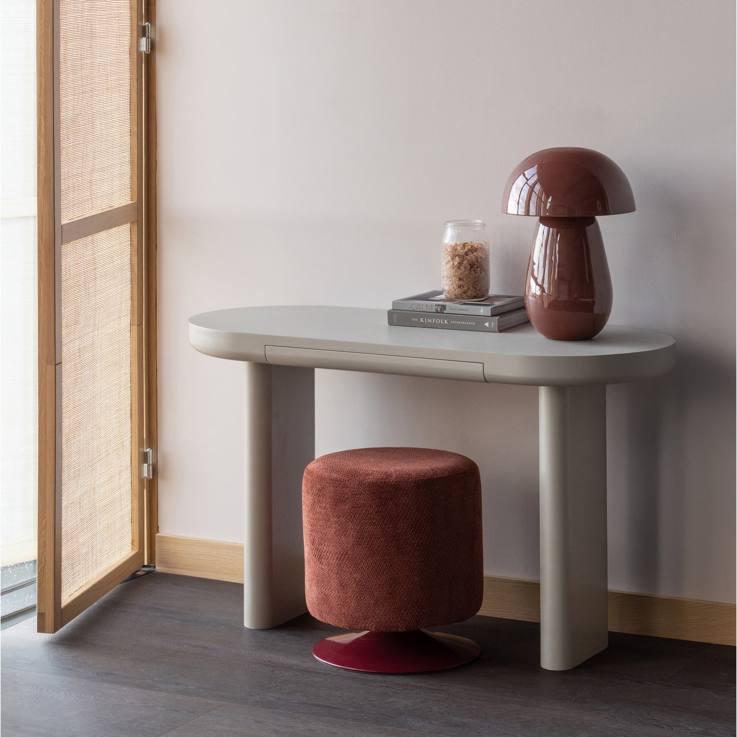 Islen poef met draaivoet boucle bordeauxrood