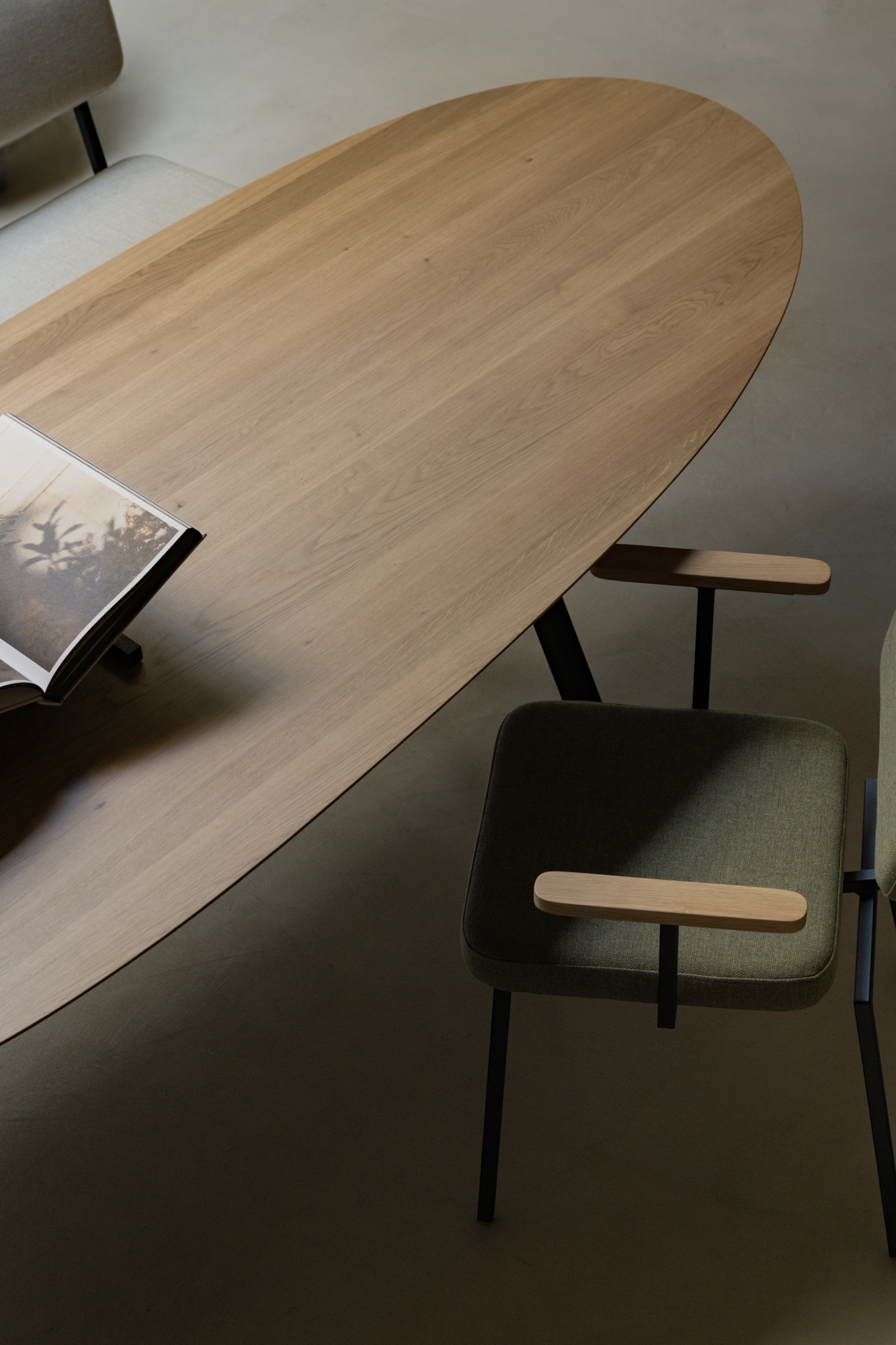 Studio HENK tafel New Classic Blob, zwart frame - Smart Collectie