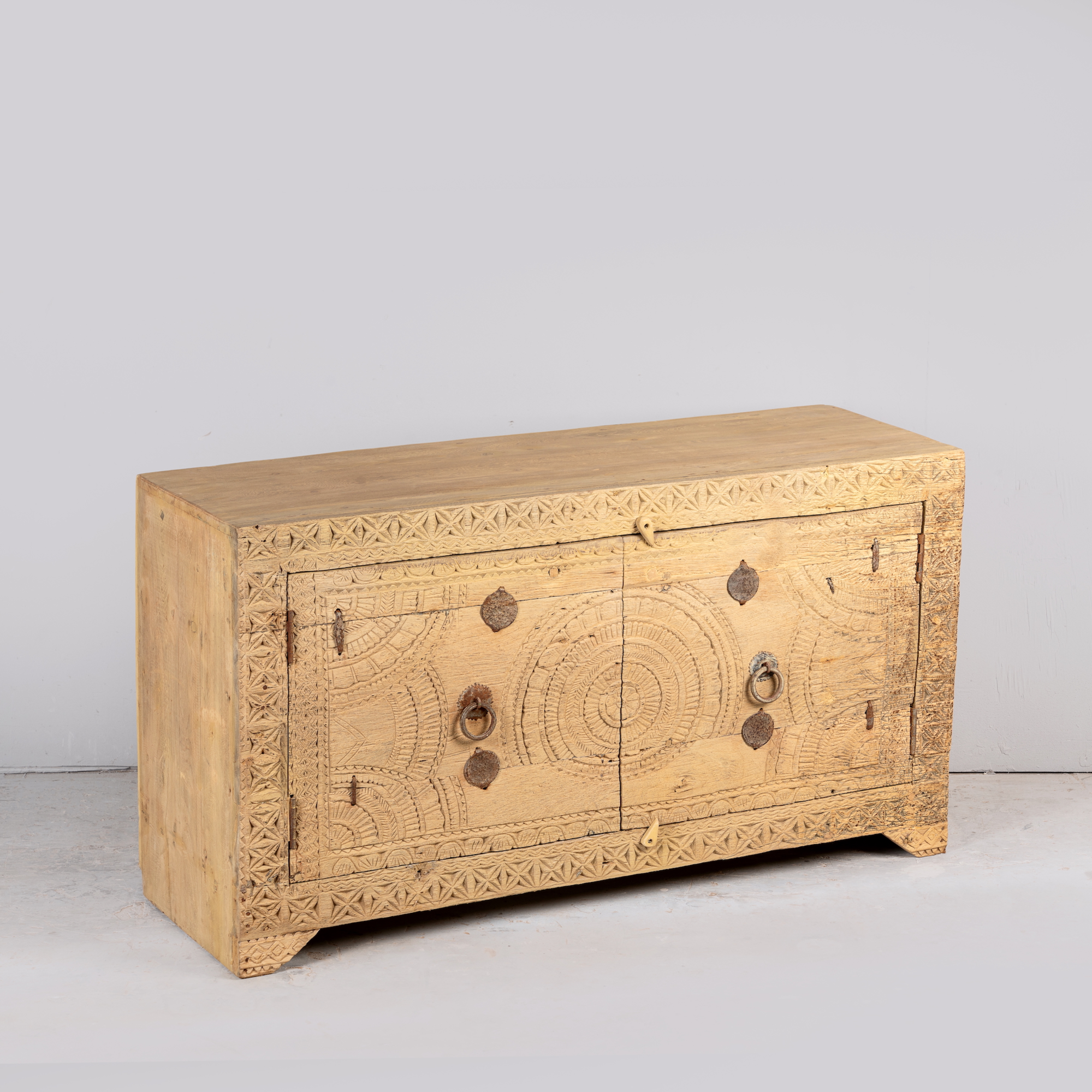 Ayra - Handgesneden Teakhouten Dressoir
