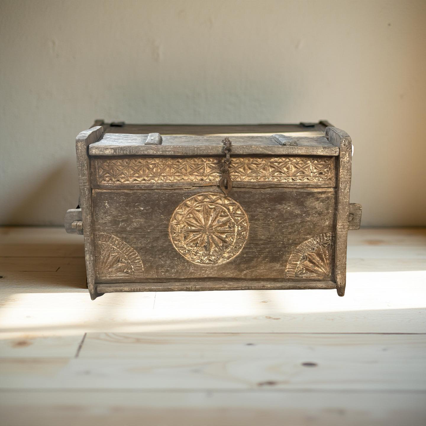 Himachal primitieve box uniek