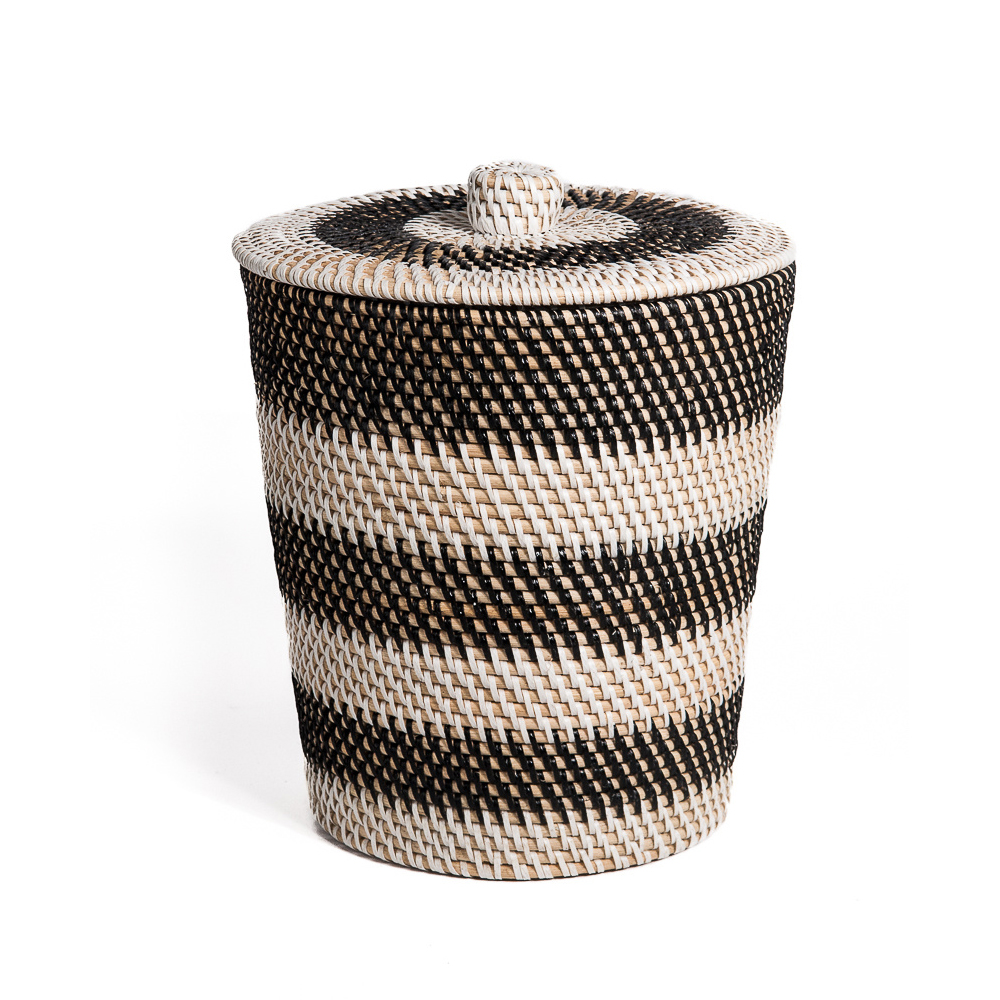 Rotan prullenbak met deksel wit/zwart