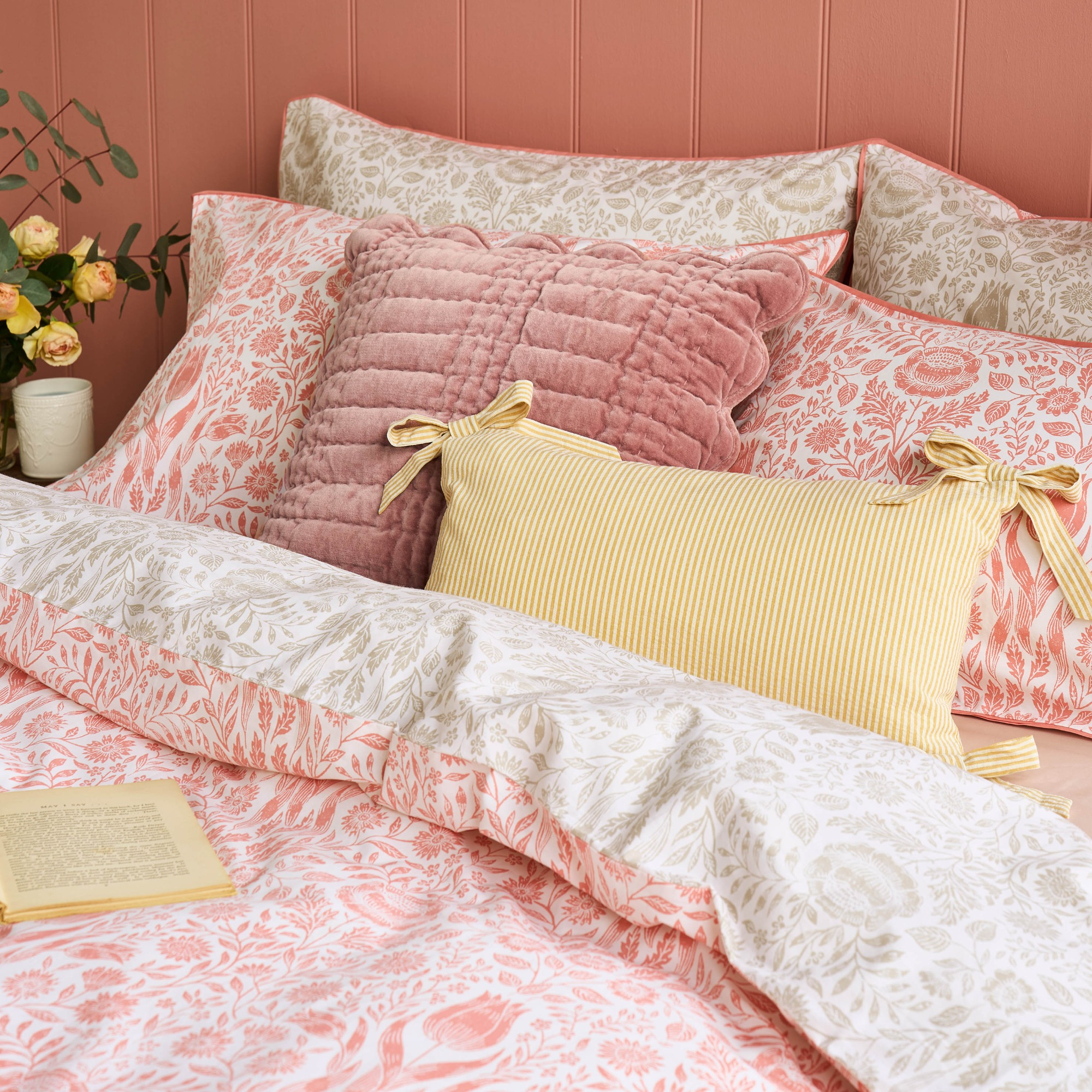 Dekbedovertrek Ashstead damask natural coral 