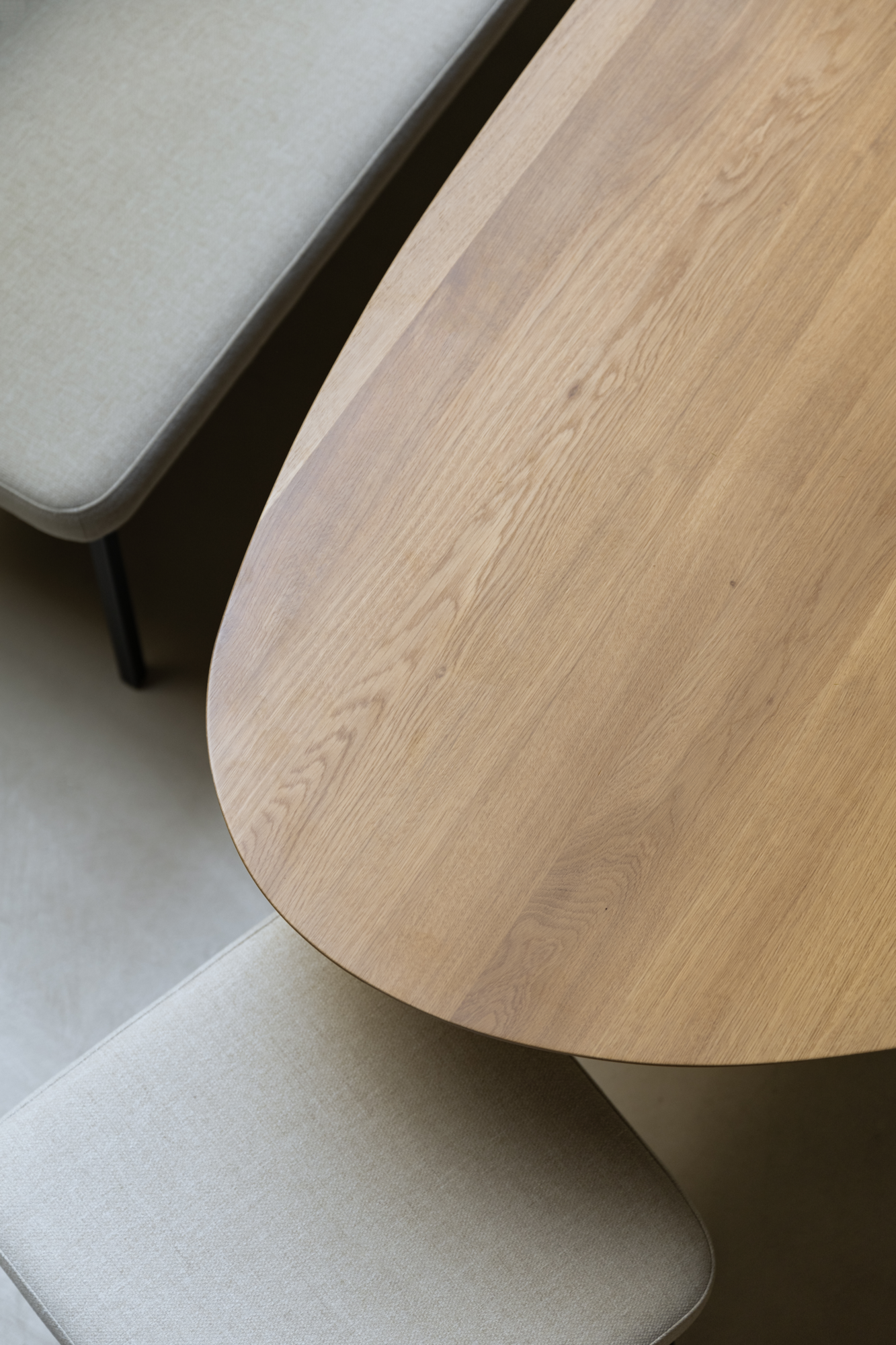 Studio HENK tafel New Classic Blob, zwart frame - Smart Collectie