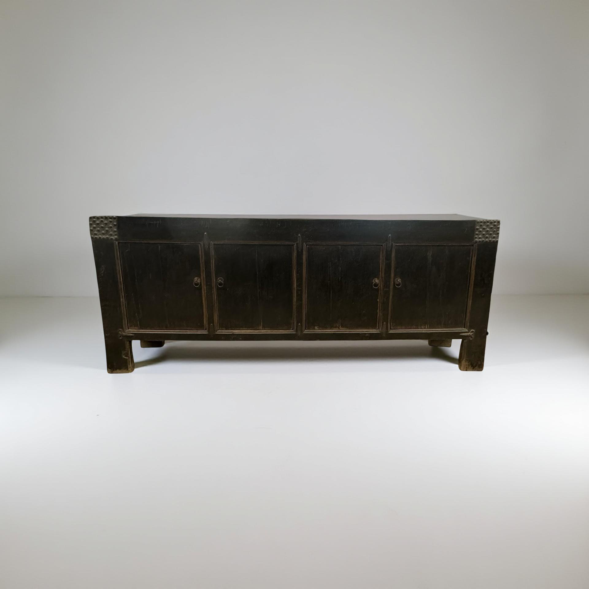 Dressoir zwart 4 deur noppen beslag