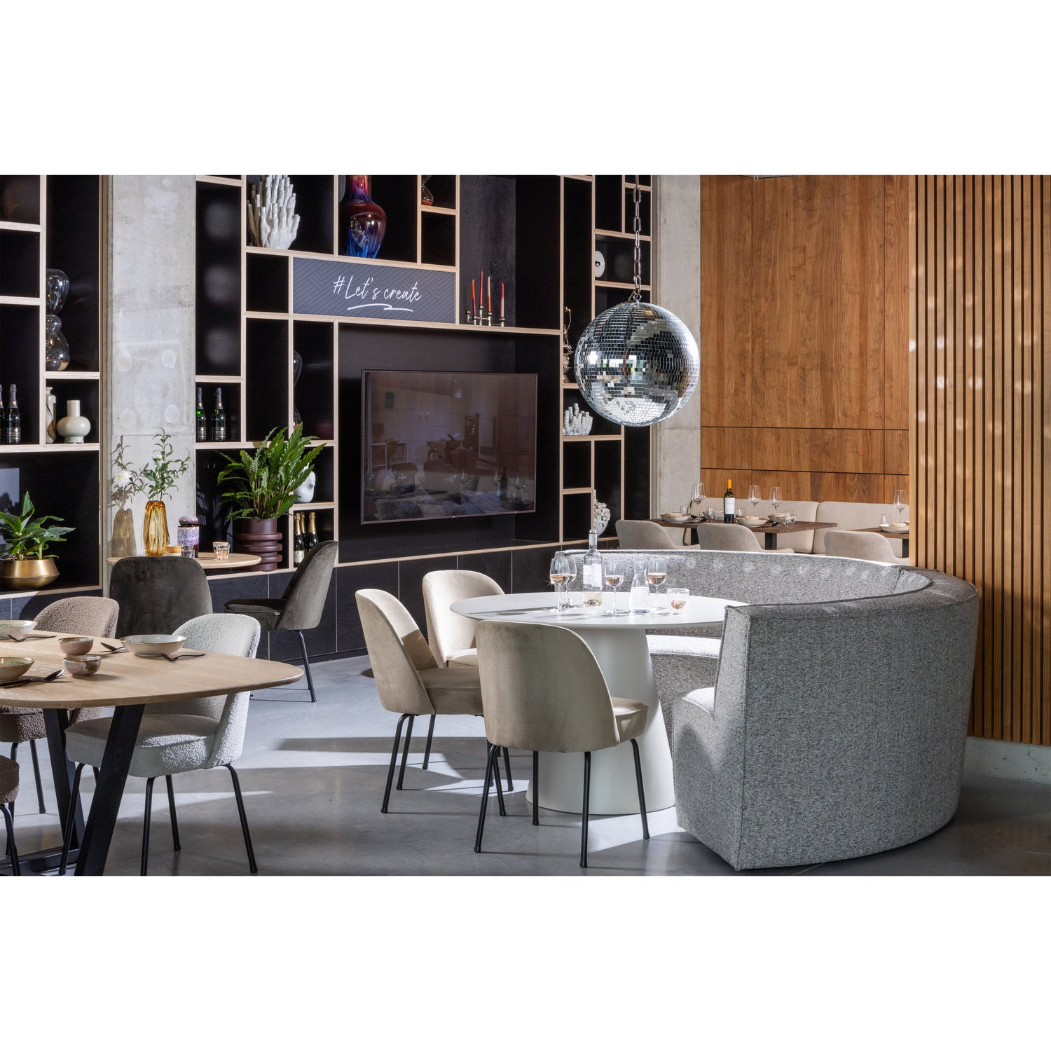 Vogue eetkamerstoel structure velvet brass
