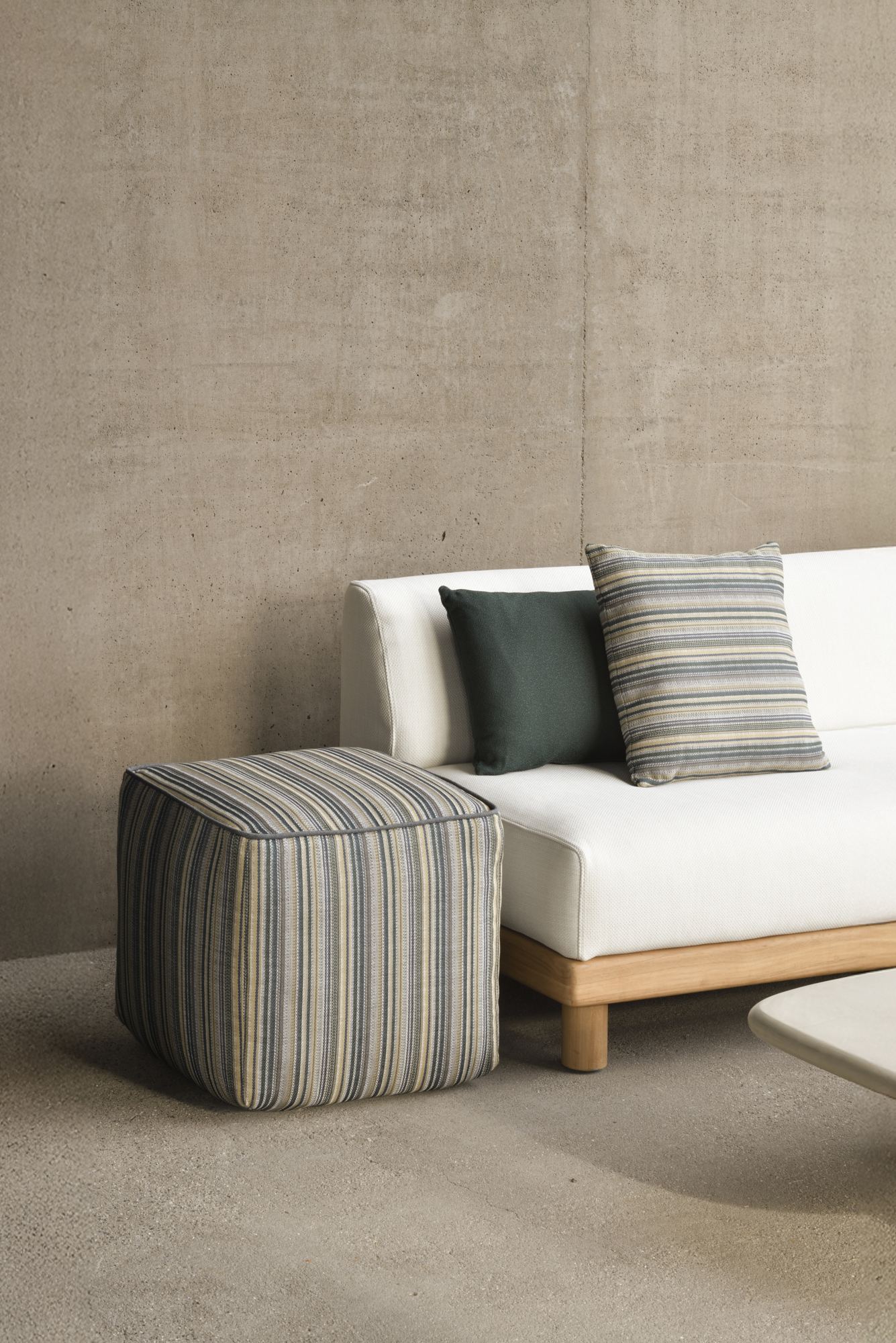 Monocle outdoor modulaire sofa