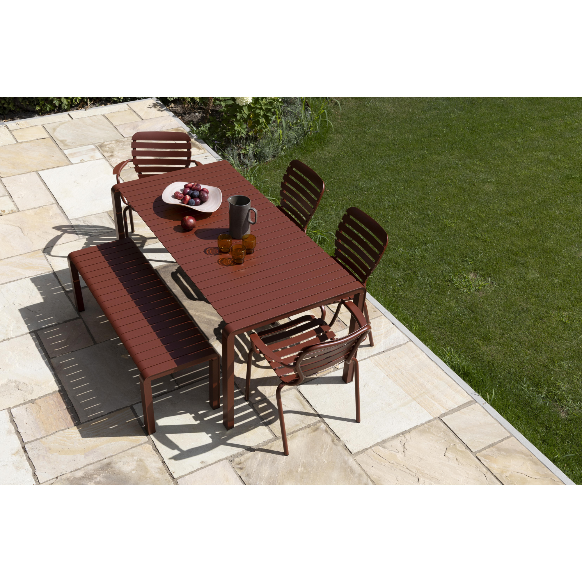VONDEL GARDEN TABLE