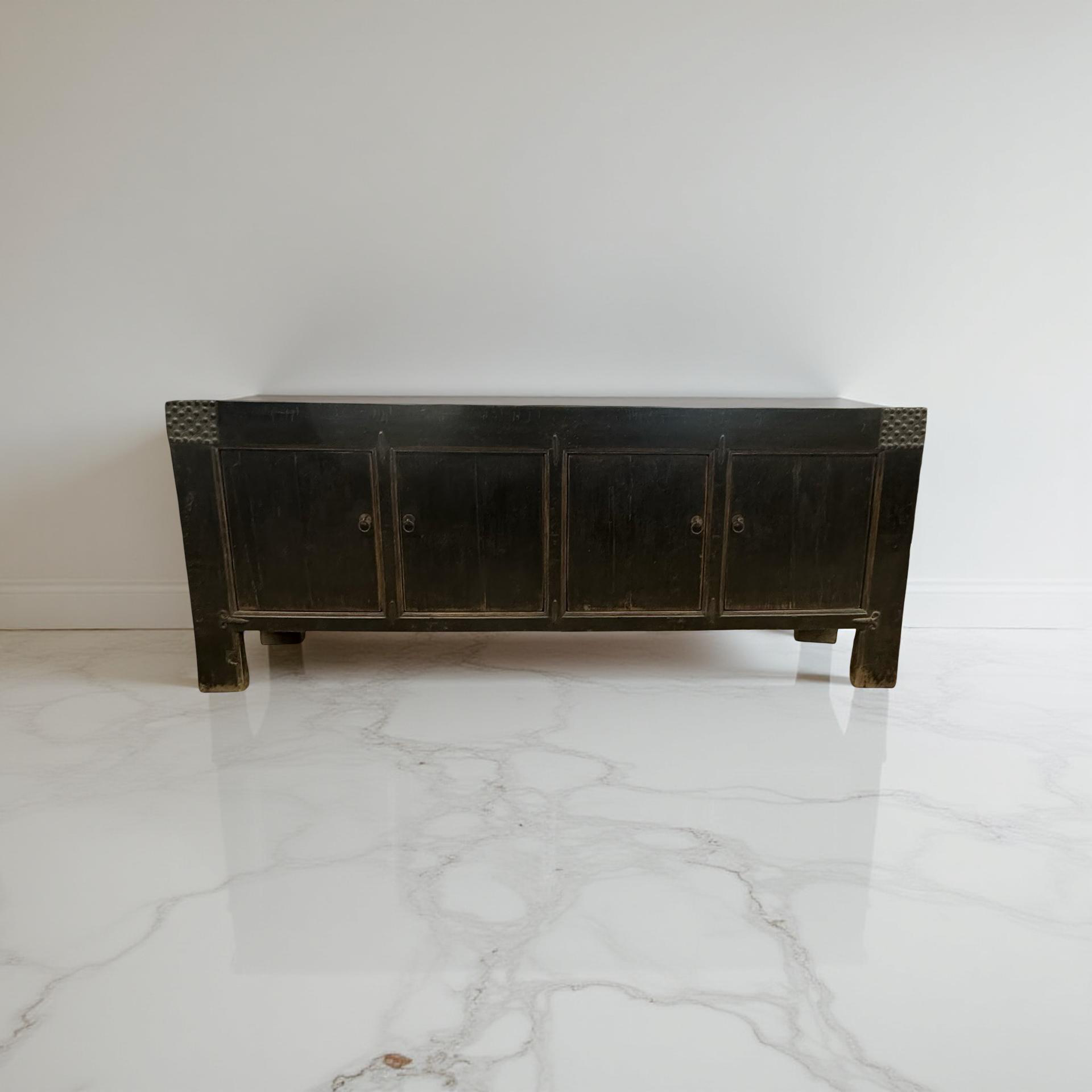 Dressoir zwart 4 deur noppen beslag