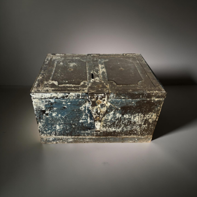 Kist Iron money box uniek