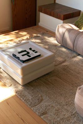 Tufted rug limestone
