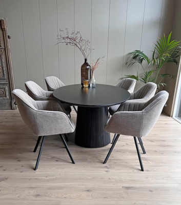 Old Inn wonen eetkamertafel Rome ovaal zwart