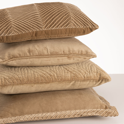 Sierkussen Tucked border