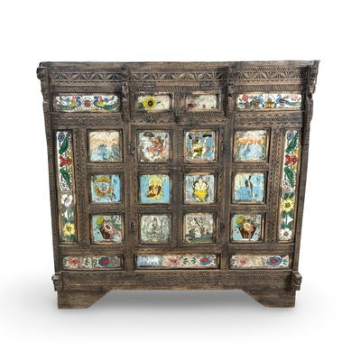 kast 3 deur snijwerk beschilderd uniek