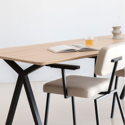 Studio HENK tafel Slim X-type Rechthoekig - zwart frame, hardwax light 3041