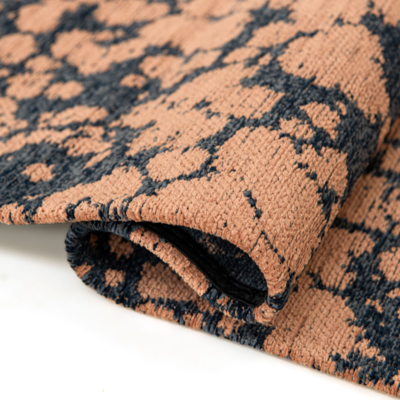 Eigentijds Cloud vloerkleed met interlaced patroon in oranje en blauw