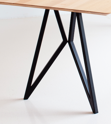 Studio HENK tafel Butterfly Blob - zwart frame, gerookte beits