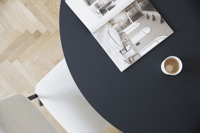 Studio HENK tafel Butterfly Blob - zwart frame, HPL Fenix nero ingo