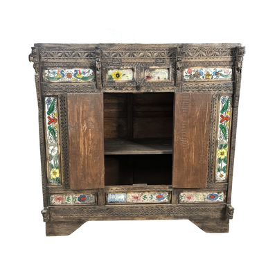 kast 3 deur snijwerk beschilderd uniek