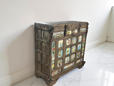 kast 3 deur snijwerk beschilderd uniek