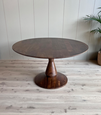 Old Inn eettafel mangohout met houten poot Ø140 cm