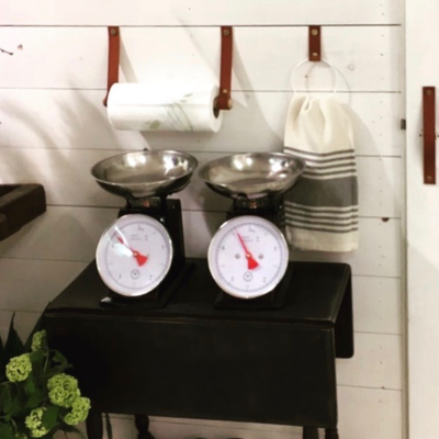 Leren keukenrolhouder (roldrager: rondhout)