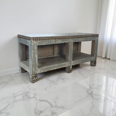 werkbank grijs met authentieke nagelrand