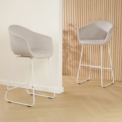 Barkruk Nino-Otis gestoffeerd wit onderstel met armleuningen (zithoogte 65 cm)