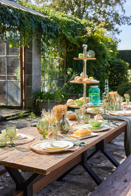 Eettafel verouderd hout bruin