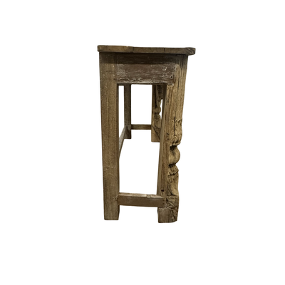 Wandtafel met mooie snijwerk naturel