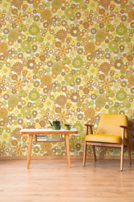 Retro behang bloemmotief met een lichte structuur – geel, groen, bruin