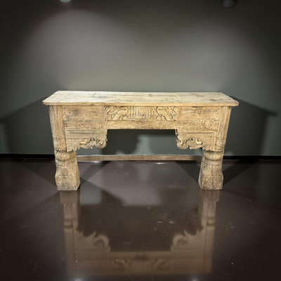 Wandtafel met mooie snijwerk naturel
